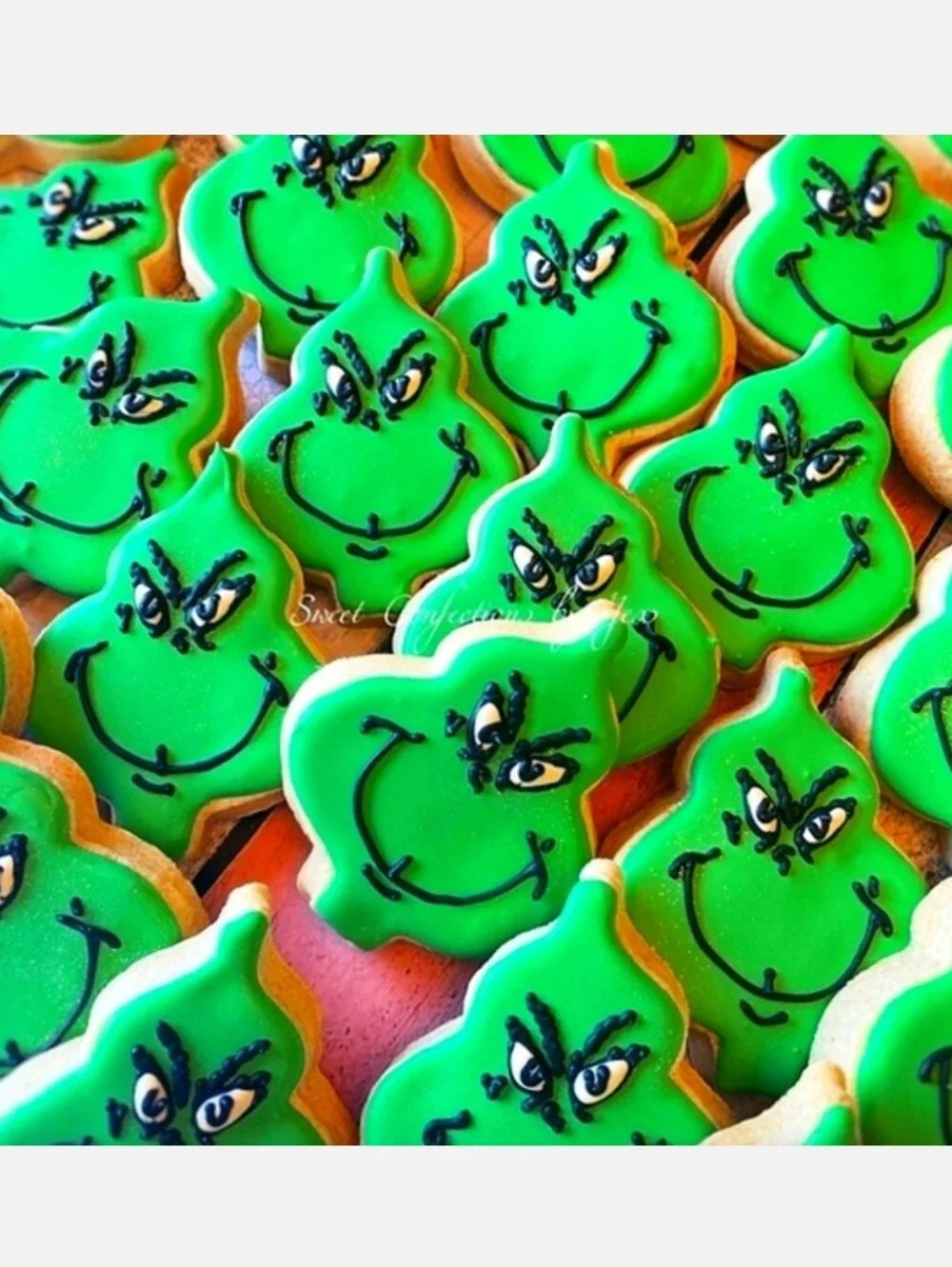 The Grinch Cookie Cutter 4 Piece Set  Dr. Seuss's How The Grinch Stole Christmas